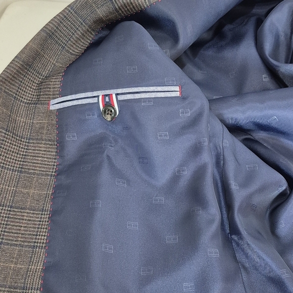 Tommy Hilfiger NWT THFLEX Modern Fit Brown Plaid Sport Coat - Size 44L - Picture 7 of 16